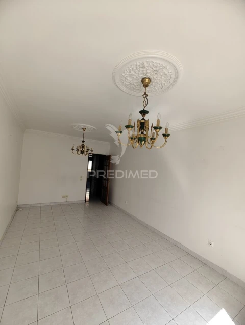 Apartamento T3 para Venda em Baixa da Banheira e Vale da Amoreira