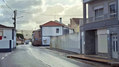 Loja para Venda em Dois Portos e Runa