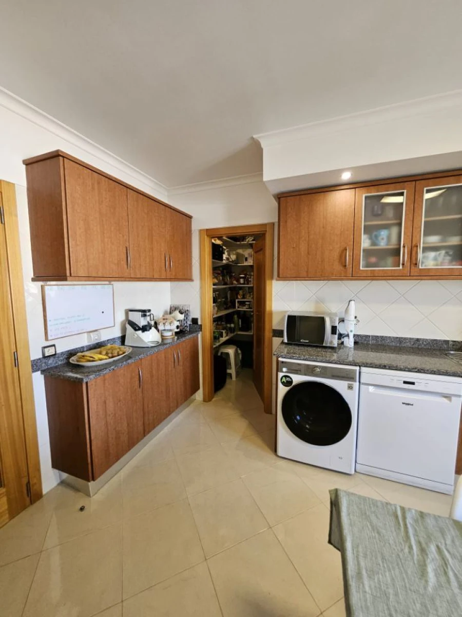 Apartamento T3 para Venda em Portimão Foto 7