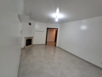 Apartamento T1 para Venda em Cacém e São Marcos