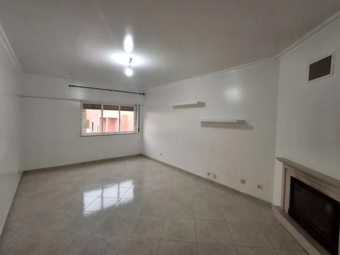 Apartamento T1 para Venda em Cacém e São Marcos Foto 4