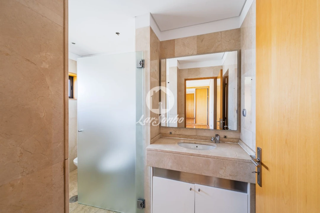 Apartamento T3 para Venda em Cidade da Maia Foto 21