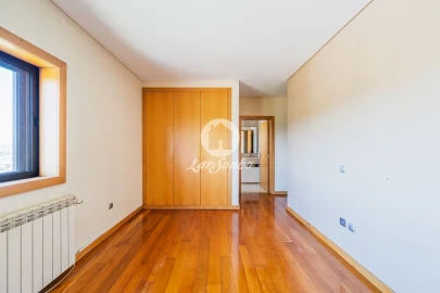 Apartamento T3 para Venda em Cidade da Maia