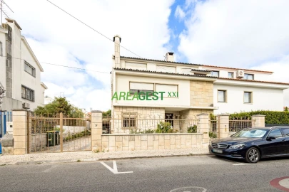 Moradia T4 para Venda em Alvalade