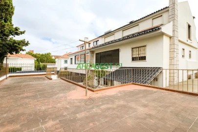 Moradia T4 para Venda em Alvalade