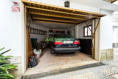 Moradia T4 para Venda em Alvalade