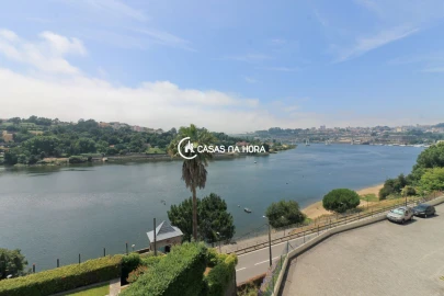 Moradia T3 para Arrendamento em Gondomar (São Cosme), Valbom e Jovim