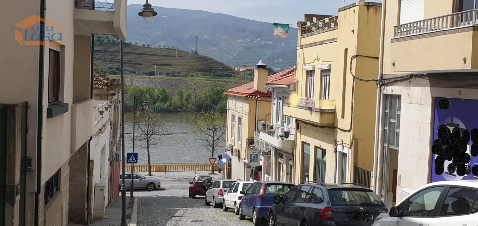 Prédio para Venda em Peso da Régua e Godim Foto 1