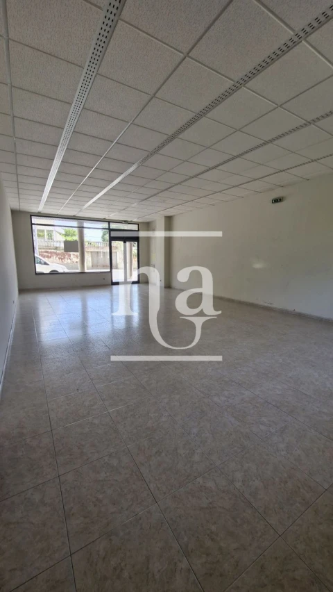 Loja para Arrendamento em Gondomar (São Cosme), Valbom e Jovim