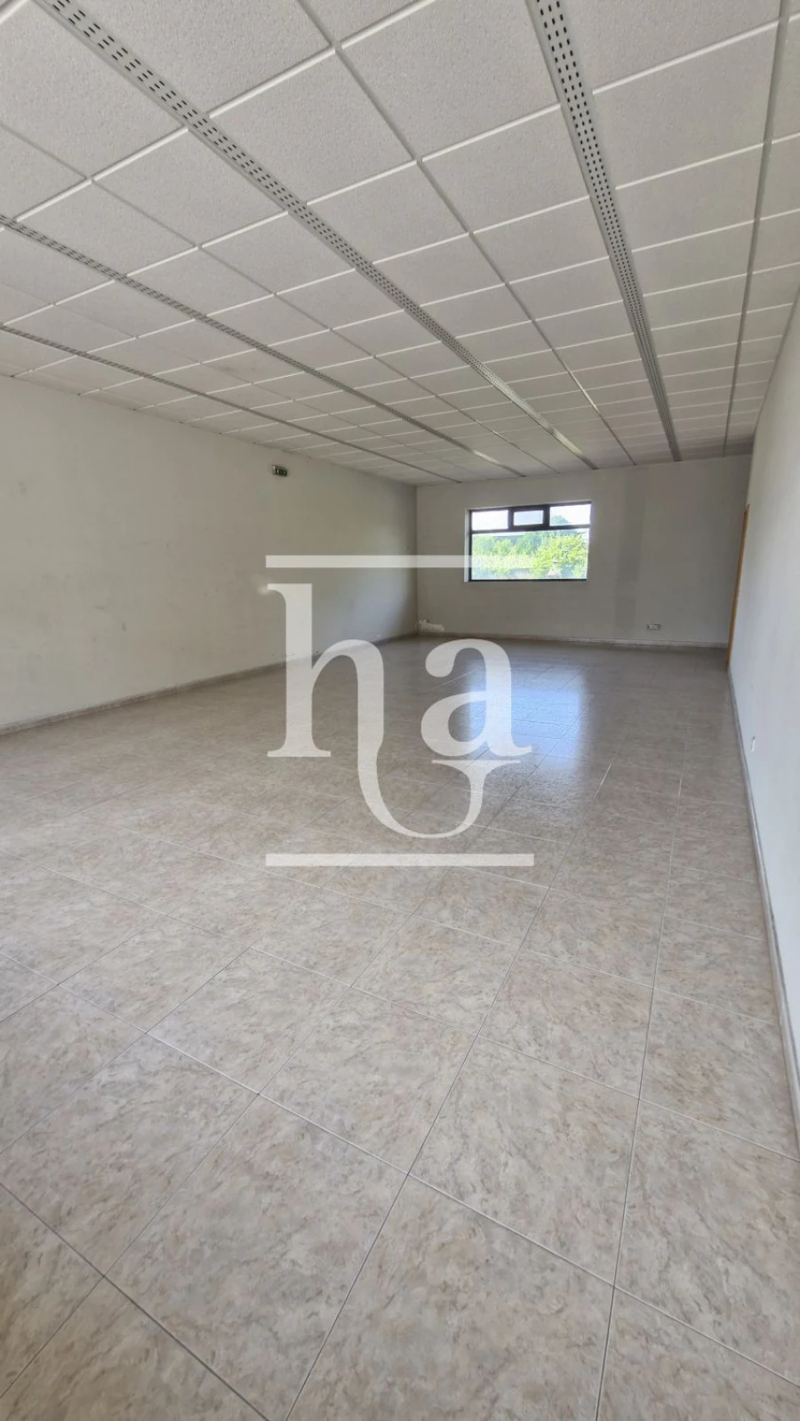Loja para Arrendamento em Gondomar (São Cosme), Valbom e Jovim Foto 3