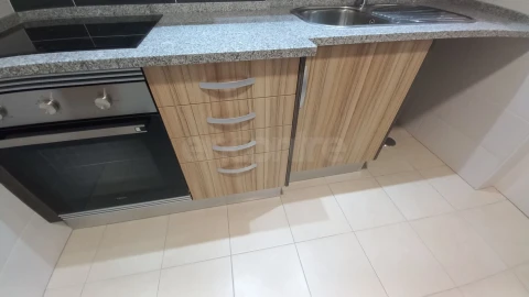 Apartamento T2 para Arrendamento em Póvoa de Santo Adrião e Olival Basto