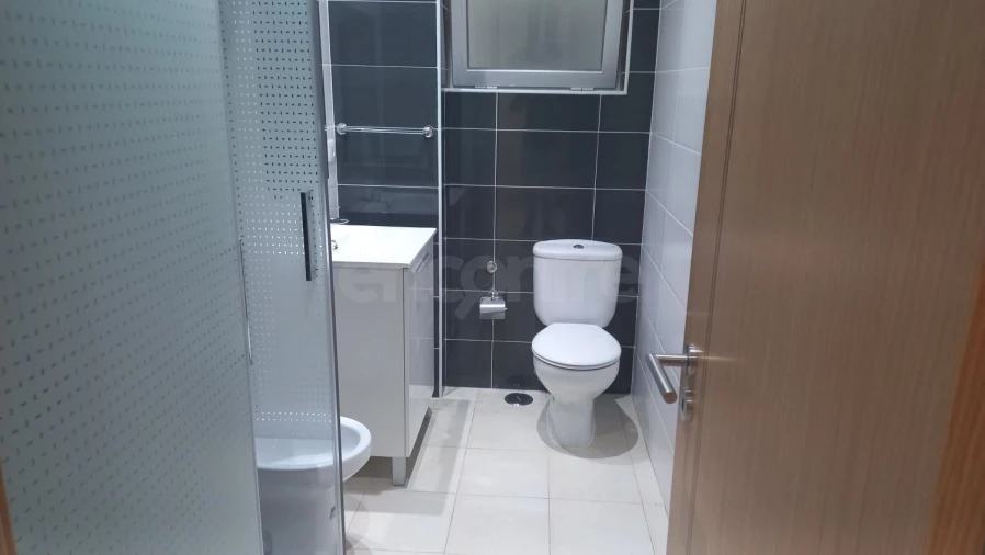 Apartamento T2 para Arrendamento em Póvoa de Santo Adrião e Olival Basto Foto 3