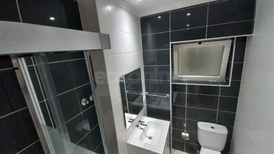 Apartamento T2 para Arrendamento em Póvoa de Santo Adrião e Olival Basto