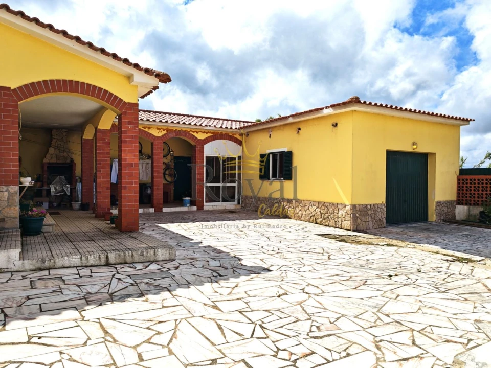 Moradia T7 para Venda em Atouguia da Baleia Foto 3