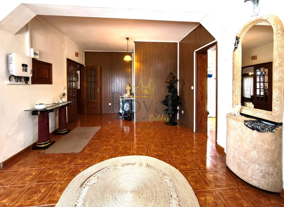 Moradia T7 para Venda em Atouguia da Baleia Foto 11