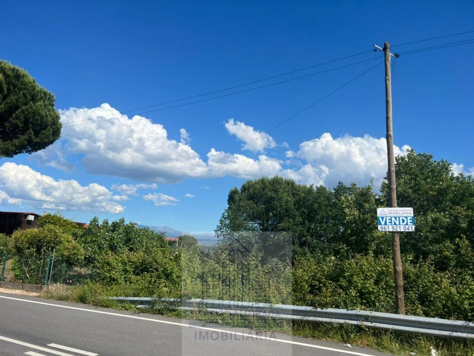 Terreno para Venda em Oliveira do Conde Foto 1