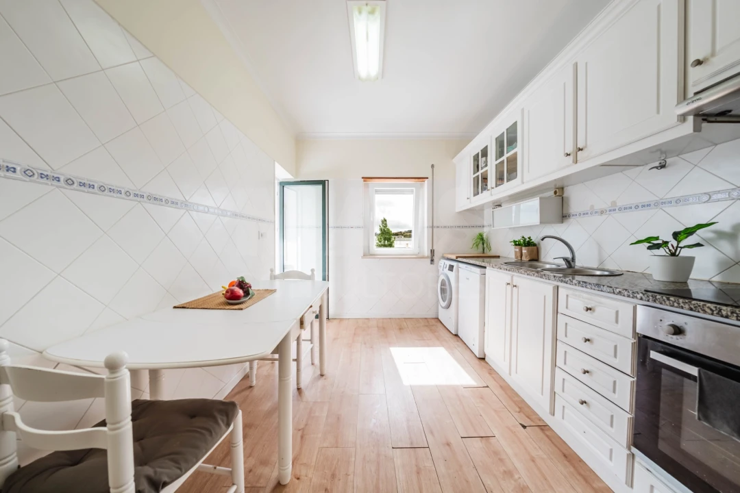 Apartamento T3 para Venda em Lourinhã e Atalaia Foto 8