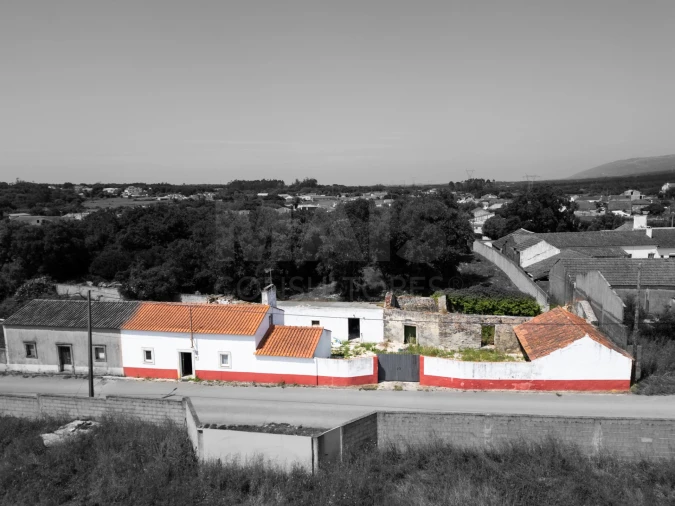 Moradia T2 para Venda em Turquel Foto 2