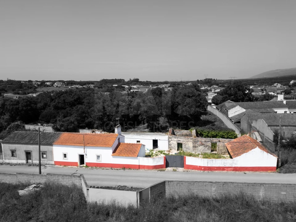 Moradia T2 para Venda em Turquel Foto 2