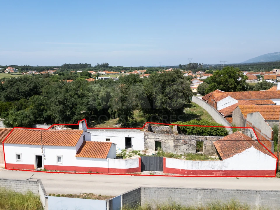 Moradia T2 para Venda em Turquel Foto 7