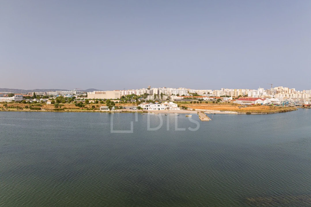 Moradia T2 para Venda em Faro (Sé e São Pedro) Foto 27