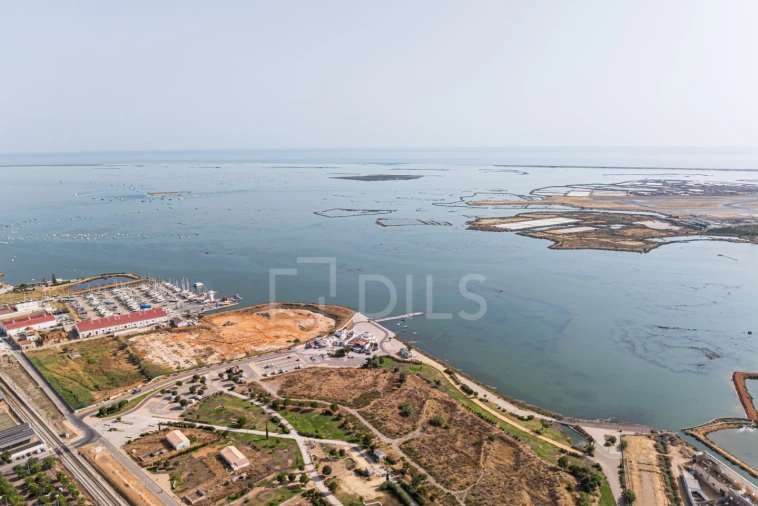 Moradia T2 para Venda em Faro (Sé e São Pedro) Foto 30