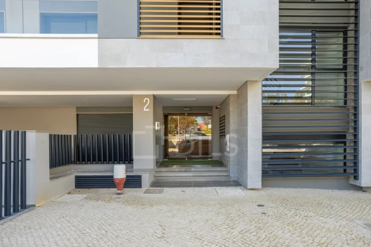 Apartamento T3 para Venda em Faro (Sé e São Pedro) Foto 4