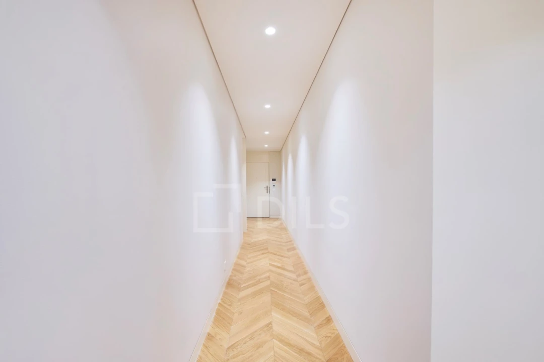 Apartamento T2 para Venda em Santo António Foto 23