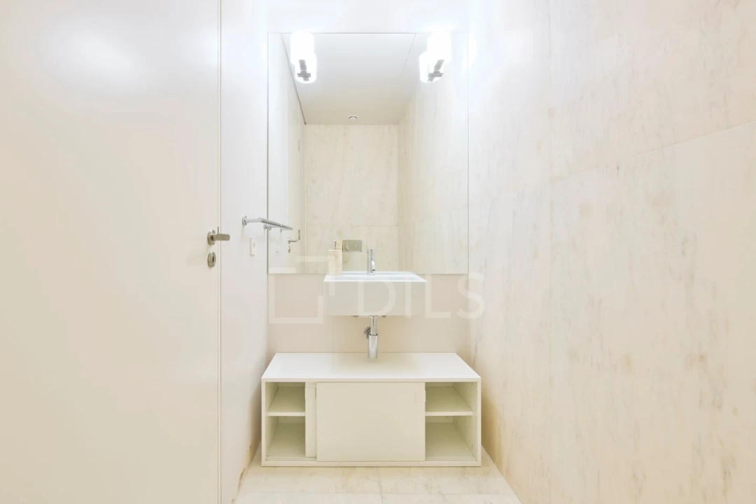 Apartamento T2 para Venda em Santo António Foto 32