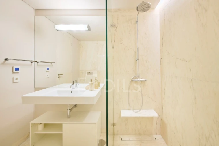 Apartamento T2 para Venda em Santo António Foto 19