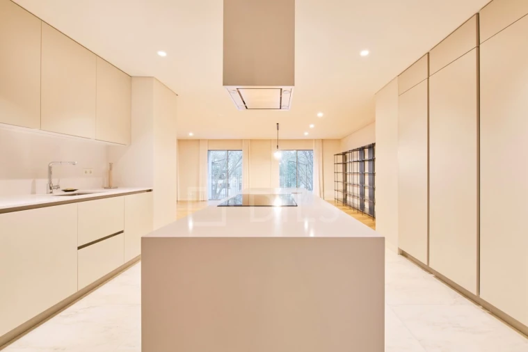 Apartamento T2 para Venda em Santo António Foto 17