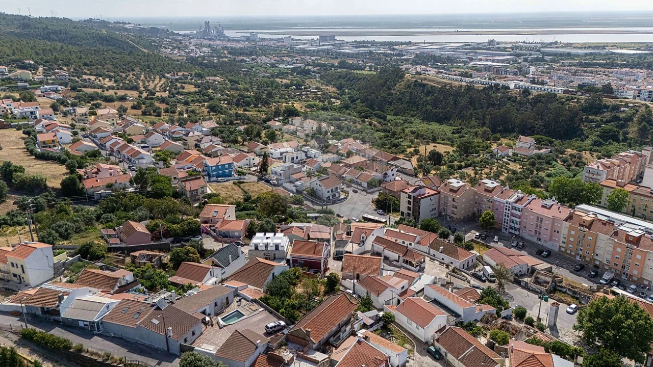 Moradia T3 para Venda em Alverca do Ribatejo e Sobralinho Foto 40