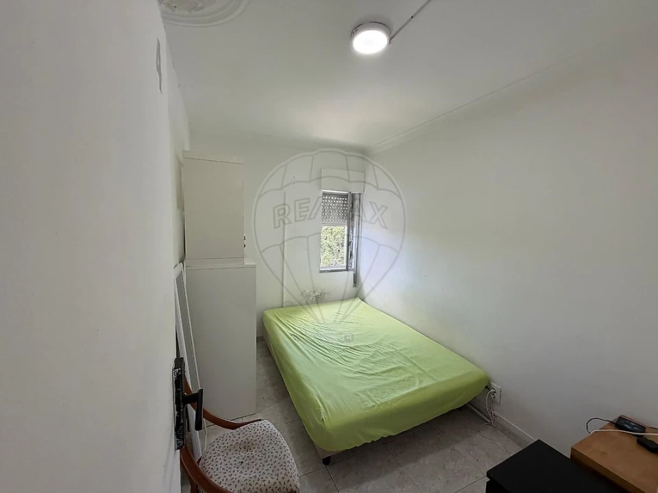 Apartamento T2 para Venda em Carregado e Cadafais Foto 7