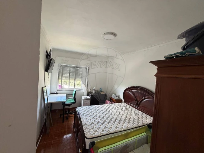 Apartamento T2 para Venda em Carregado e Cadafais Foto 8