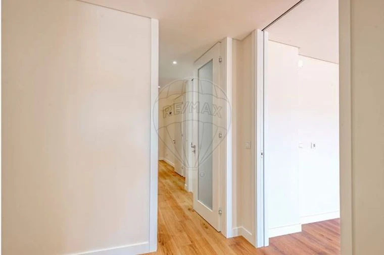 Apartamento T3 para Venda em Carnide Foto 6