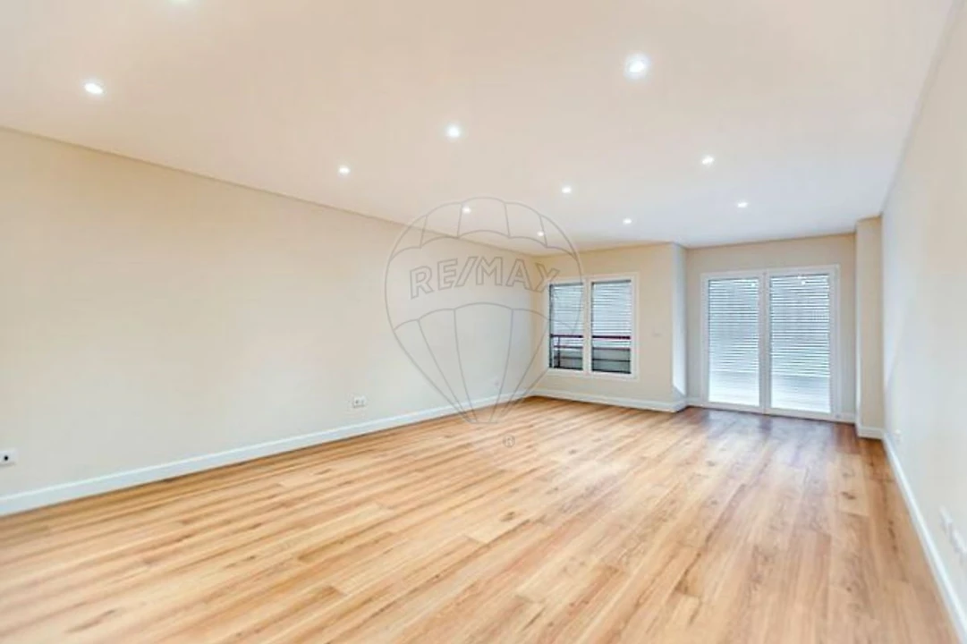 Apartamento T3 para Venda em Carnide Foto 4