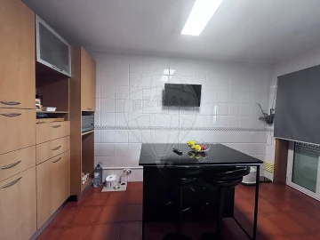 Apartamento T2 para Venda em O. Azeméis, Riba-Ul, Ul, Macinhata Seixa, Madail