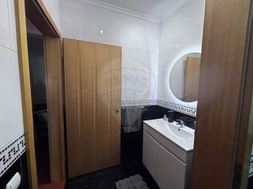 Apartamento T2 para Venda em O. Azeméis, Riba-Ul, Ul, Macinhata Seixa, Madail