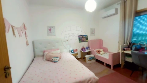Apartamento T2 para Venda em O. Azeméis, Riba-Ul, Ul, Macinhata Seixa, Madail