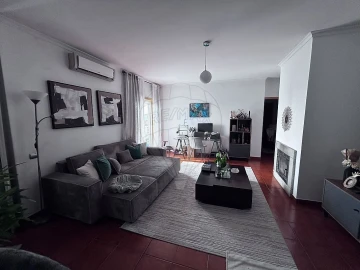 Apartamento T2 para Venda em O. Azeméis, Riba-Ul, Ul, Macinhata Seixa, Madail