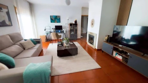 Apartamento T2 para Venda em O. Azeméis, Riba-Ul, Ul, Macinhata Seixa, Madail