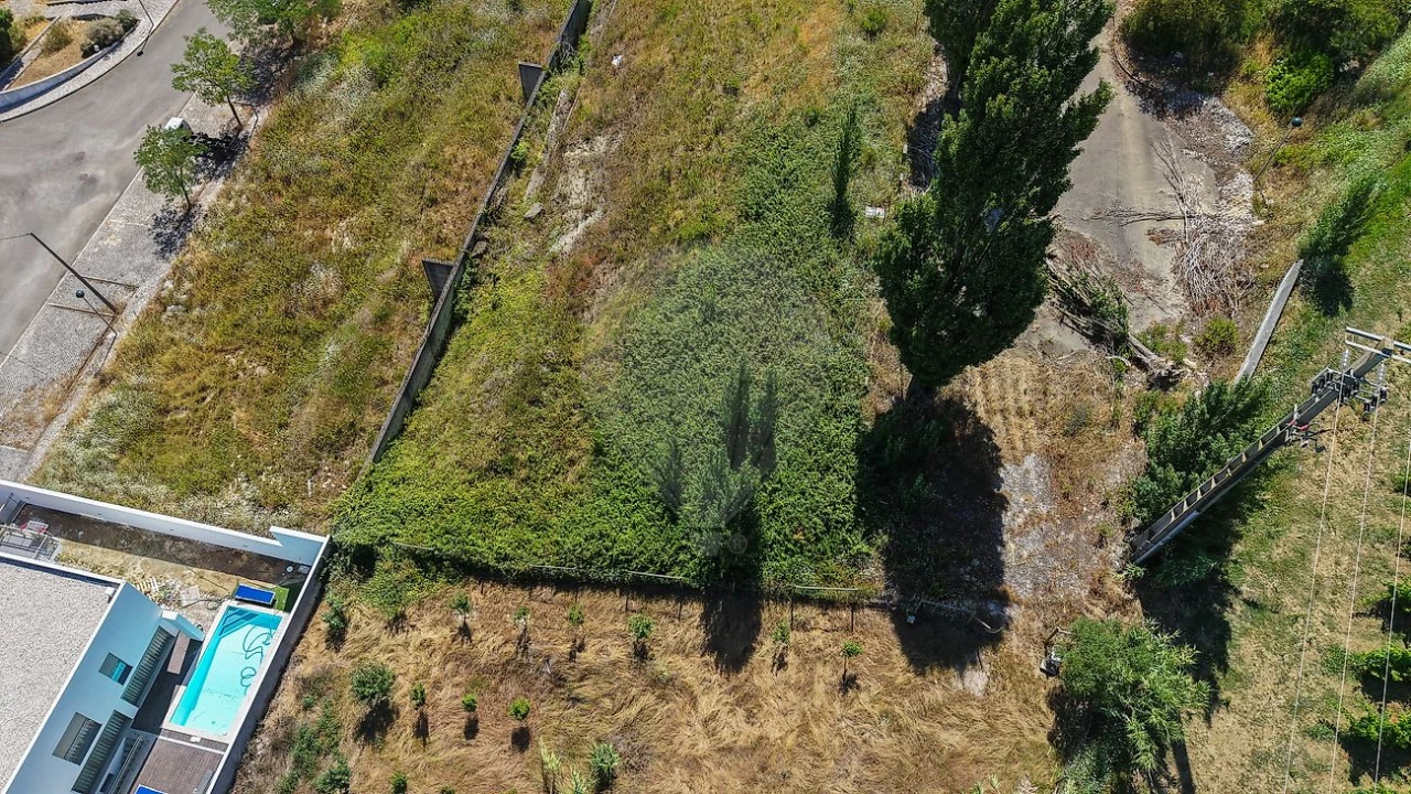 Terreno para Venda em Carvoeira e Carmões Foto 8