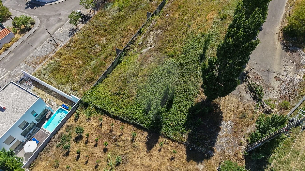 Terreno para Venda em Carvoeira e Carmões Foto 9