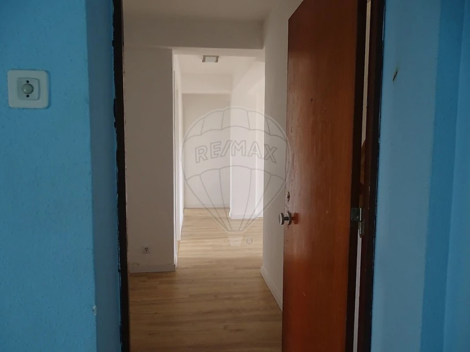 Apartamento T3 para Arrendamento em Almeirim Foto 8