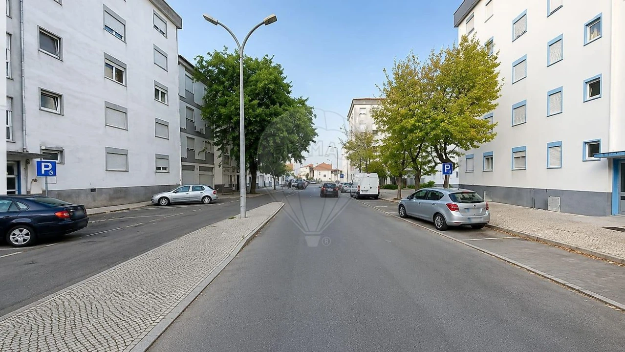 Apartamento T3 para Arrendamento em Almeirim Foto 2
