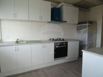 Apartamento T3 para Arrendamento em Almeirim