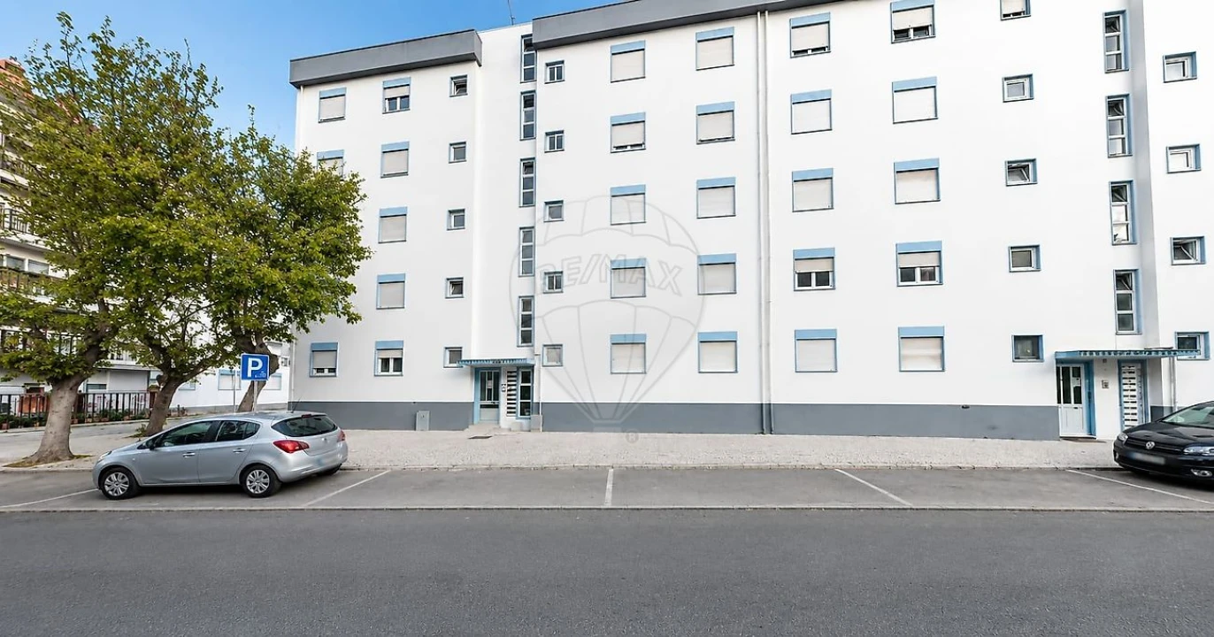 Apartamento T3 para Arrendamento em Almeirim Foto 1