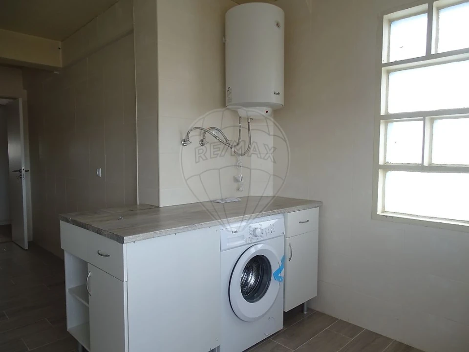 Apartamento T3 para Arrendamento em Almeirim Foto 2