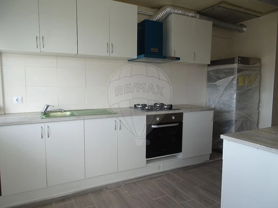 Apartamento T3 para Arrendamento em Almeirim Foto 1