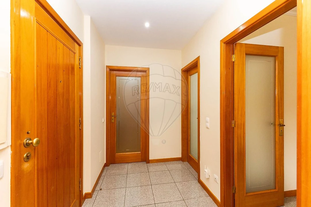 Apartamento T2 para Venda em São Felix da Marinha Foto 1